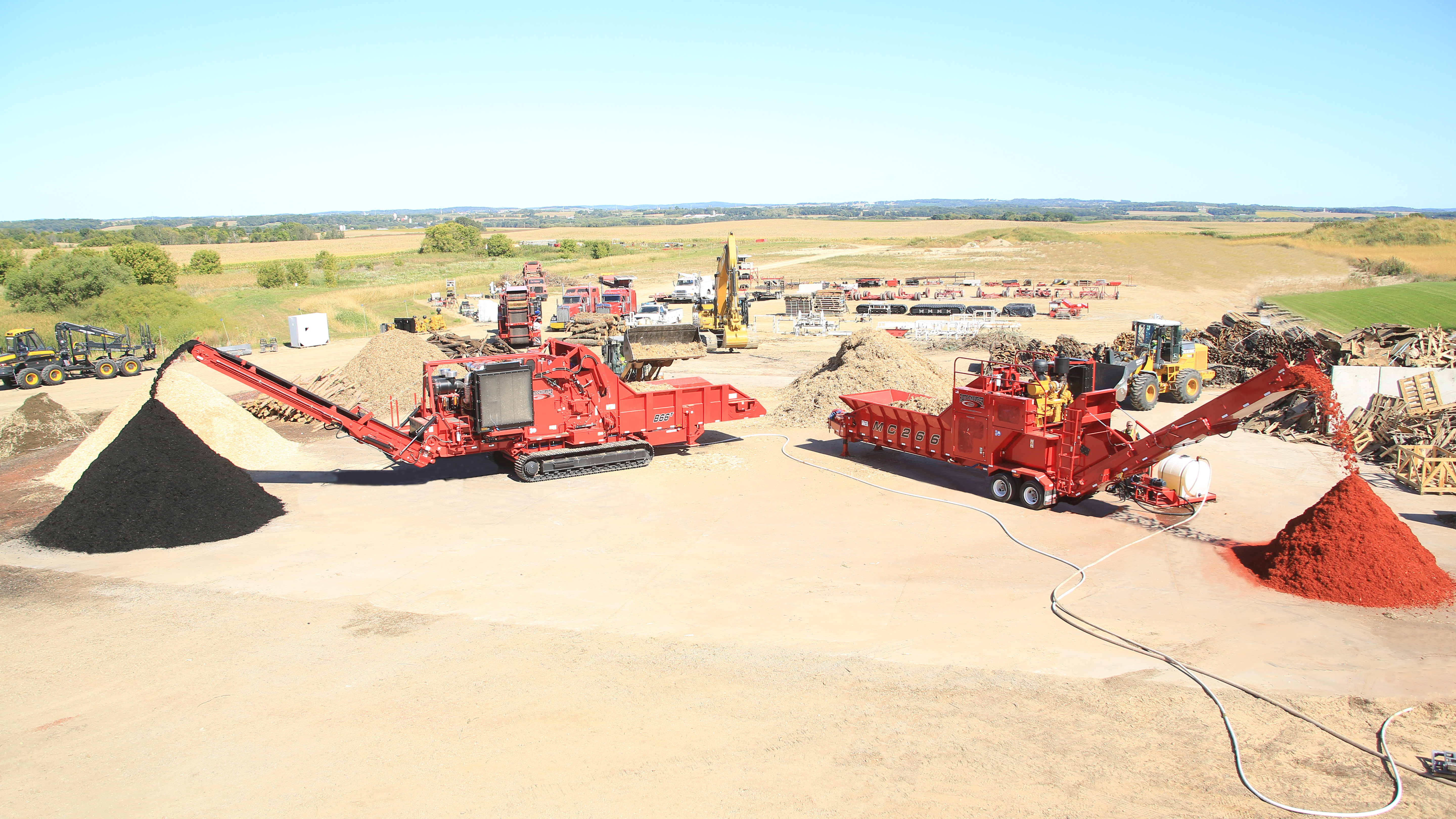 Rotochopper MC-266 Grinding & Coloring Wood Waste.