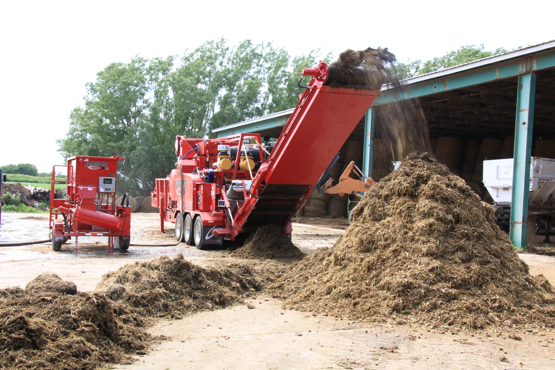 ruminator b66 grinding hay