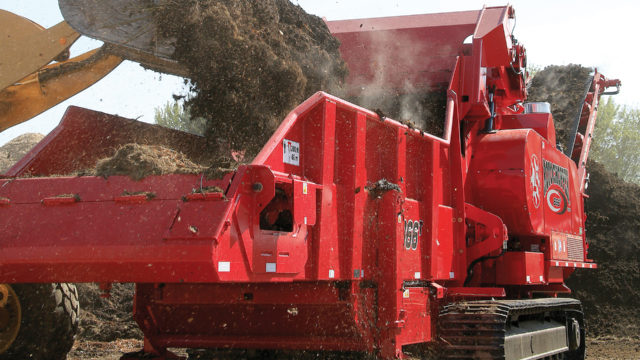 b66 track mounted horizontal grinder compost