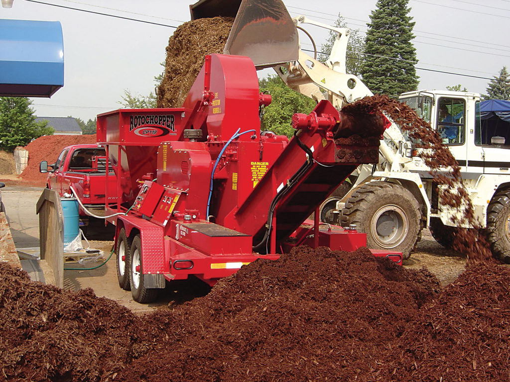 cp118 natural mulch brown mulch loading