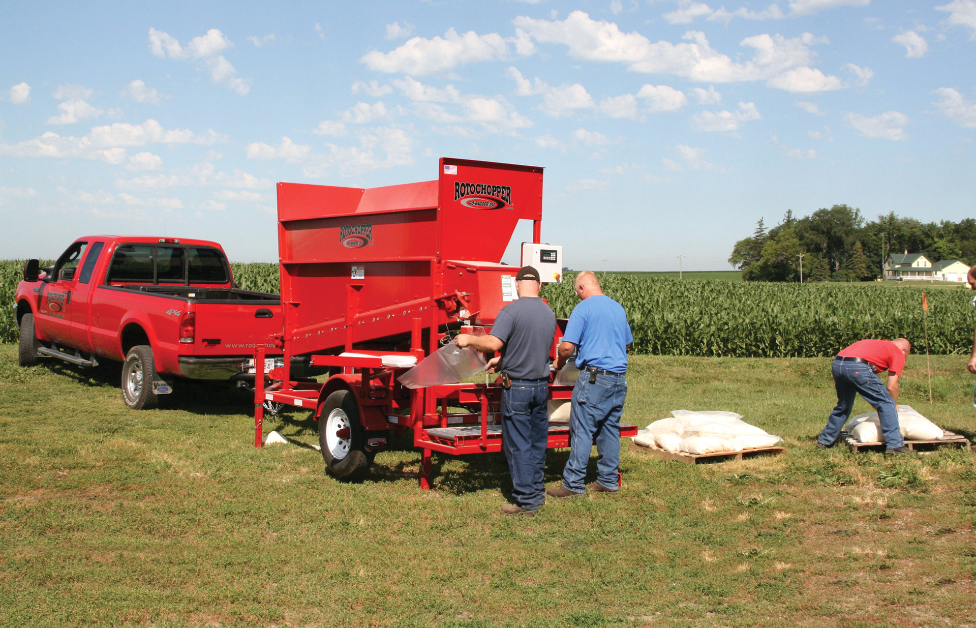 gb250 mobile bagger filling corn