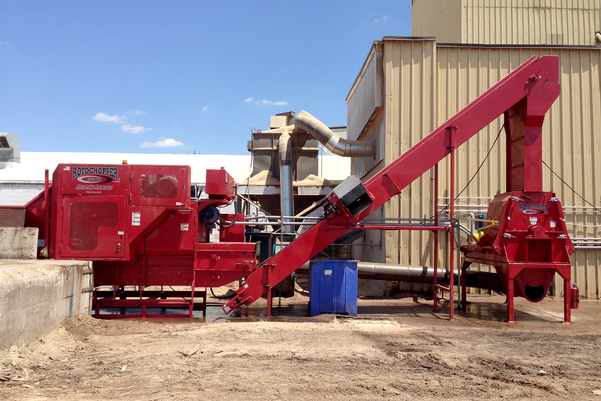 A Rotochopper horizontal grinder.