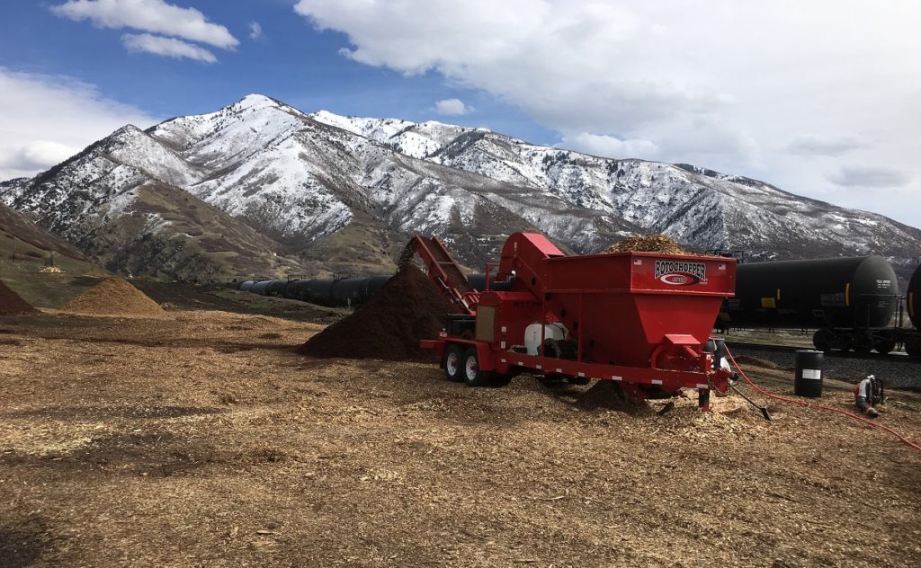 CP118 wood chip processor brown mulch