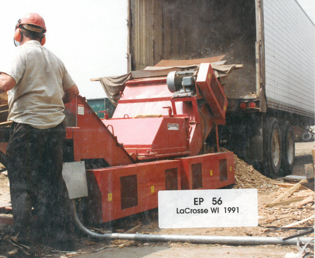 EP56 hand fed pallet grinder