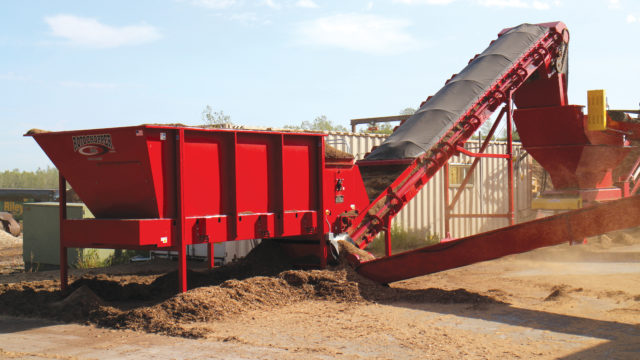 Rotochopper Screener Conveyor with hopper