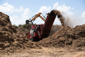 lucky 13 b-66 l horizontal grinder green waste