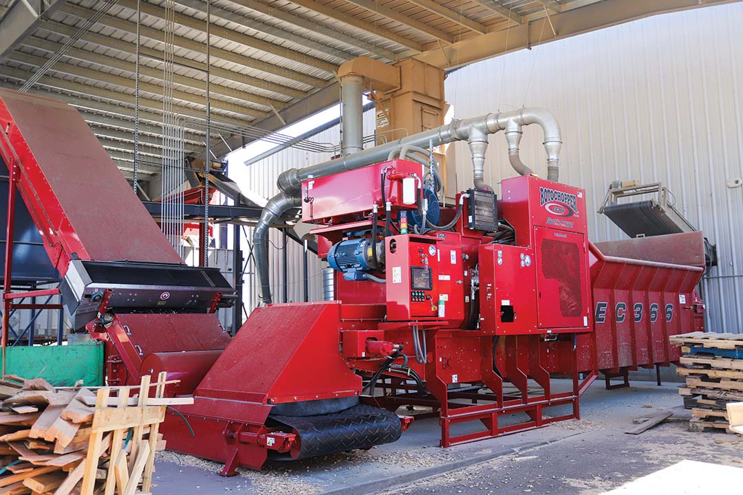 Rotochopper pallet recycling operation