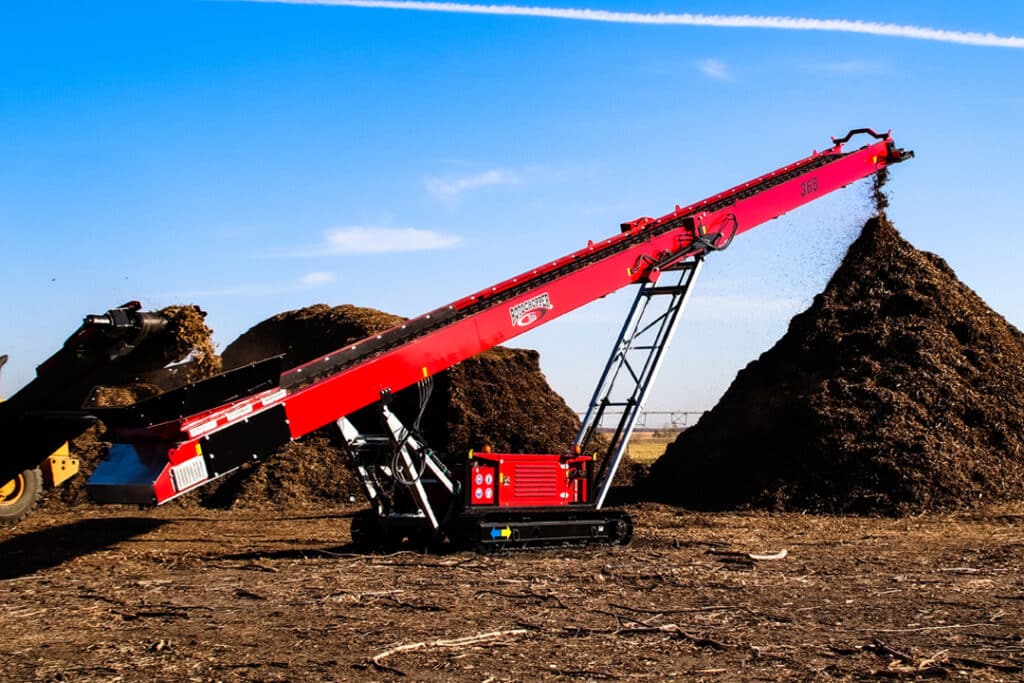 new rotochopper 365 tracked stacking conveyor