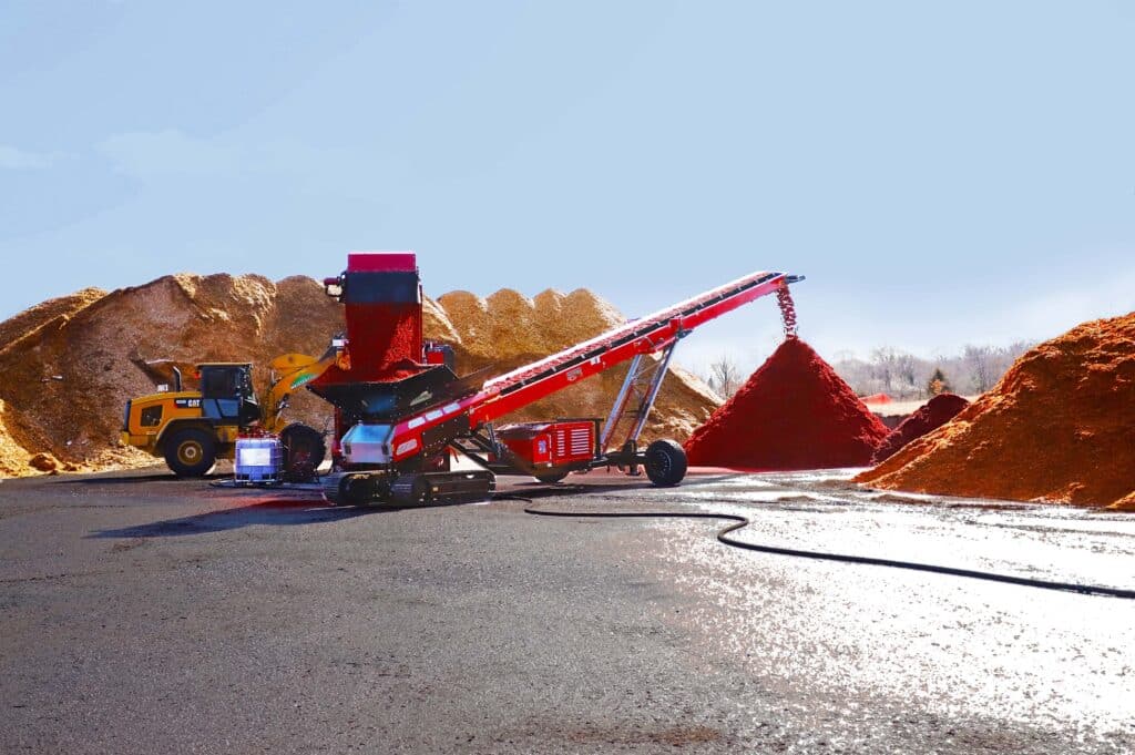 365r radial stacking conveyor colored mulch