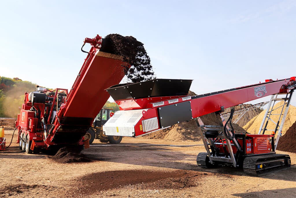 rotochopper grinder and conveyor in action